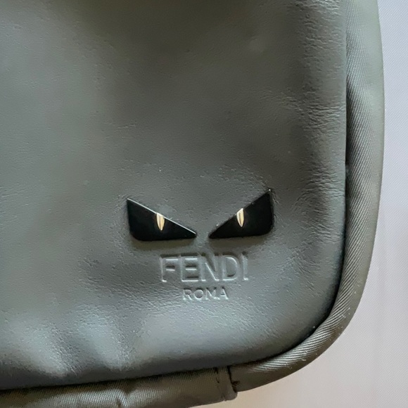 SOLD // Authentic FENDI leather Side Bag Light grey/yellow - Picture 2 of 10
